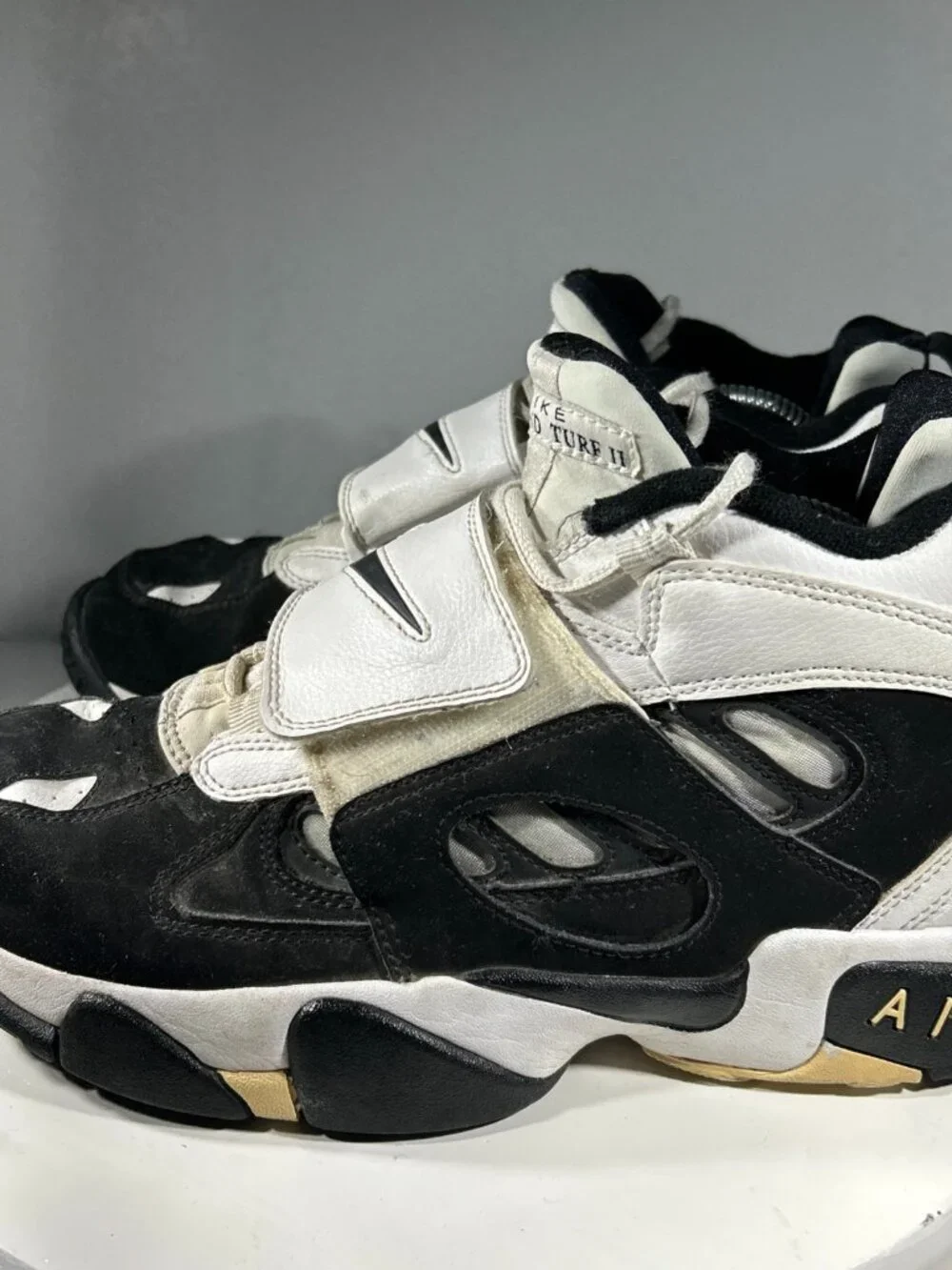 Nike Air Diamond Turf 2 Mens Shoes Size 9 White Black Leather Sneakers Mid Top